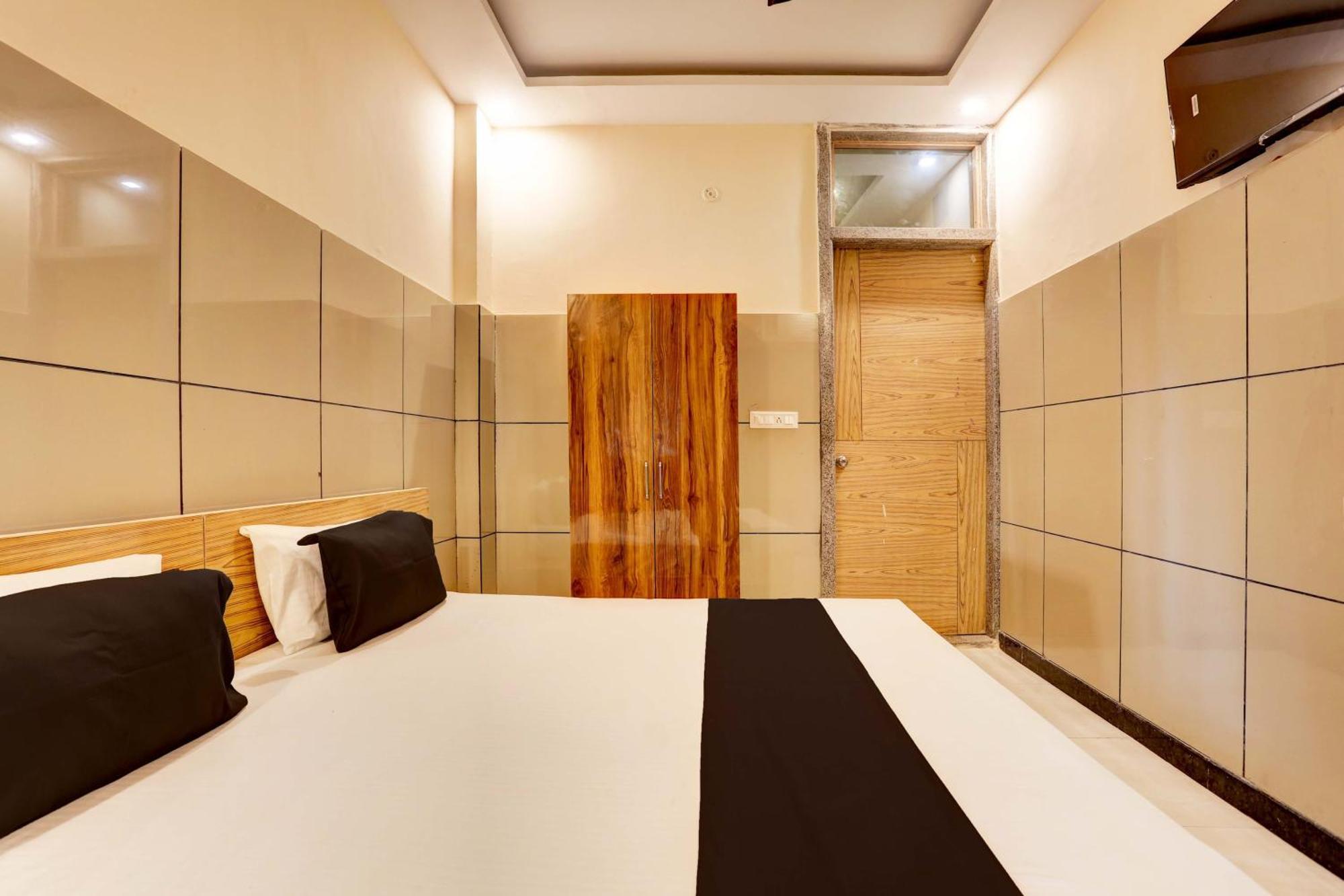Hotel O 7 Лакнау Екстериор снимка
